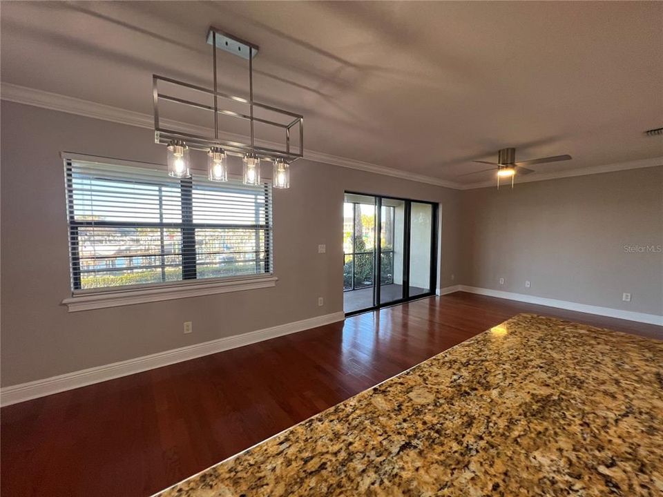 En Venta: $334,900 (3 camas, 2 baños, 1400 Pies cuadrados)