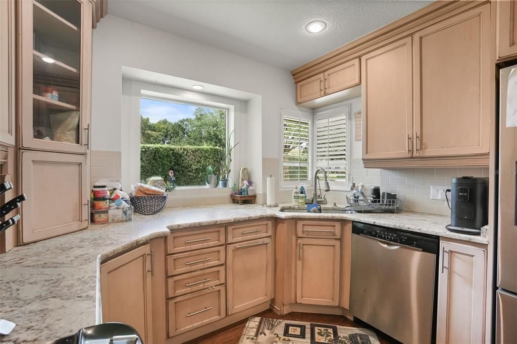 Activo con contrato: $975,000 (3 camas, 3 baños, 2192 Pies cuadrados)