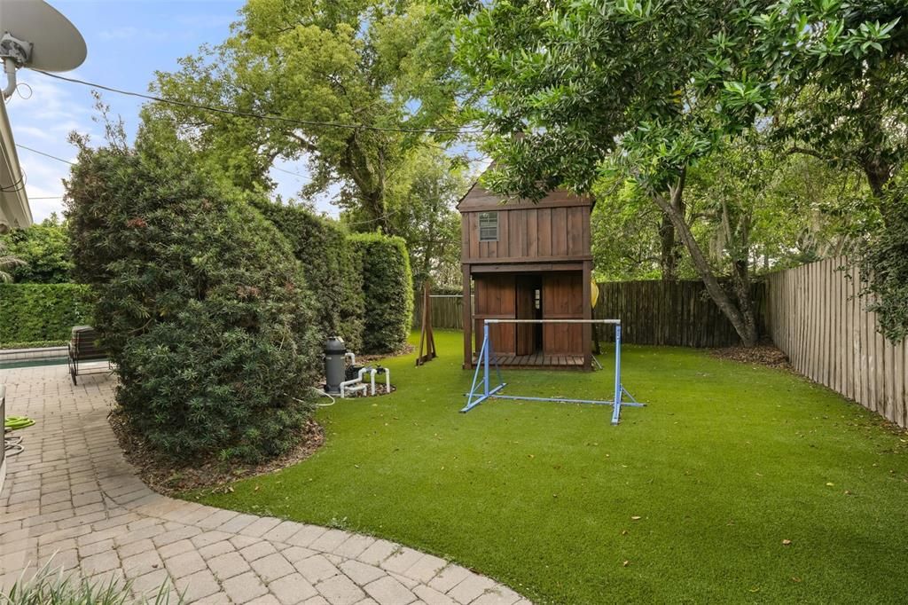 Activo con contrato: $975,000 (3 camas, 3 baños, 2192 Pies cuadrados)
