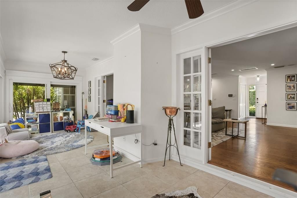 Activo con contrato: $975,000 (3 camas, 3 baños, 2192 Pies cuadrados)