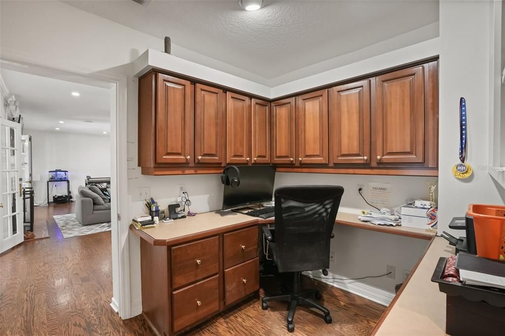 Activo con contrato: $975,000 (3 camas, 3 baños, 2192 Pies cuadrados)