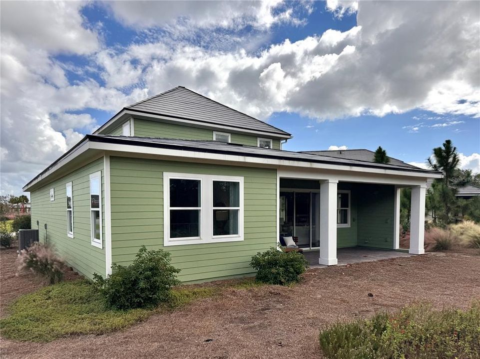 For Sale: $999,000 (4 beds, 2 baths, 2904 Square Feet)