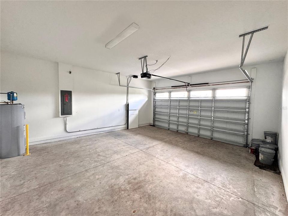 For Sale: $999,000 (4 beds, 2 baths, 2904 Square Feet)