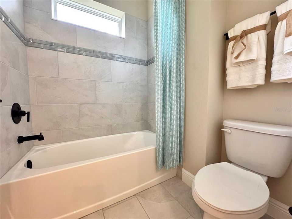 For Sale: $999,000 (4 beds, 2 baths, 2904 Square Feet)
