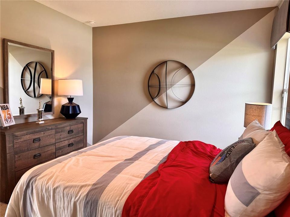 For Sale: $999,000 (4 beds, 2 baths, 2904 Square Feet)
