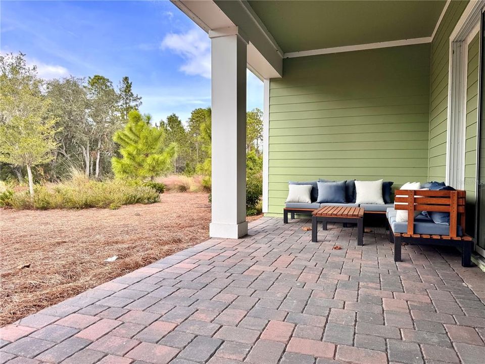 For Sale: $999,000 (4 beds, 2 baths, 2904 Square Feet)