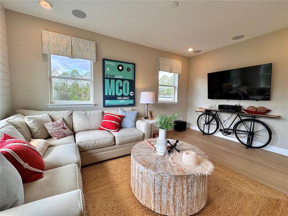 For Sale: $999,000 (4 beds, 2 baths, 2904 Square Feet)