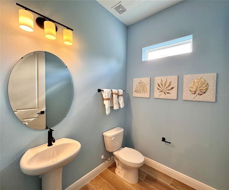 For Sale: $999,000 (4 beds, 2 baths, 2904 Square Feet)