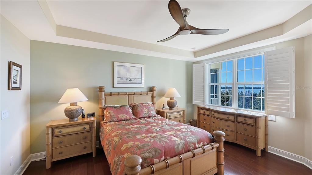 En Venta: $899,000 (3 camas, 2 baños, 2168 Pies cuadrados)