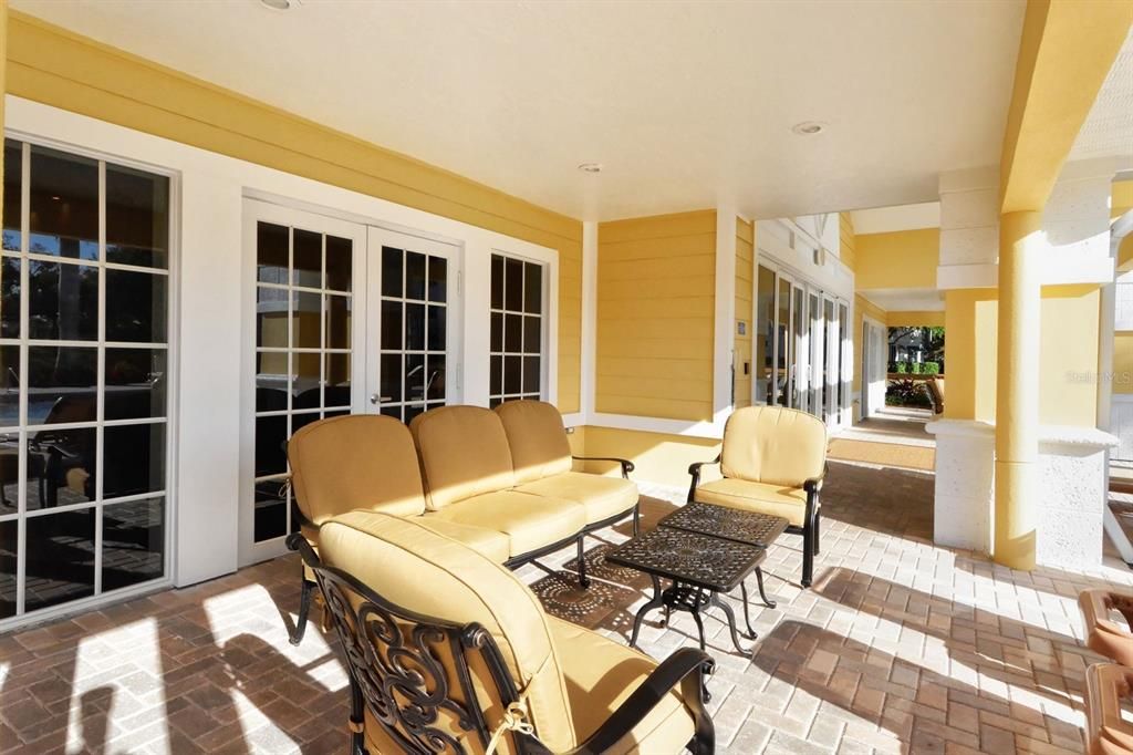 En Venta: $899,000 (3 camas, 2 baños, 2168 Pies cuadrados)