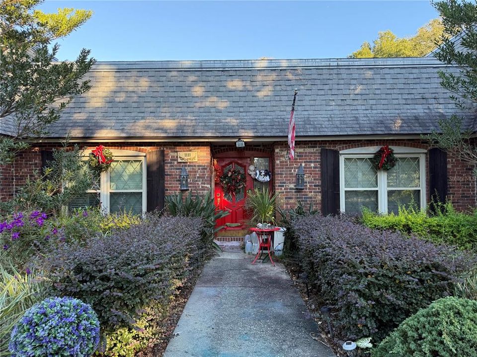 Vendido Recientemente: $465,000 (5 camas, 3 baños, 3688 Pies cuadrados)