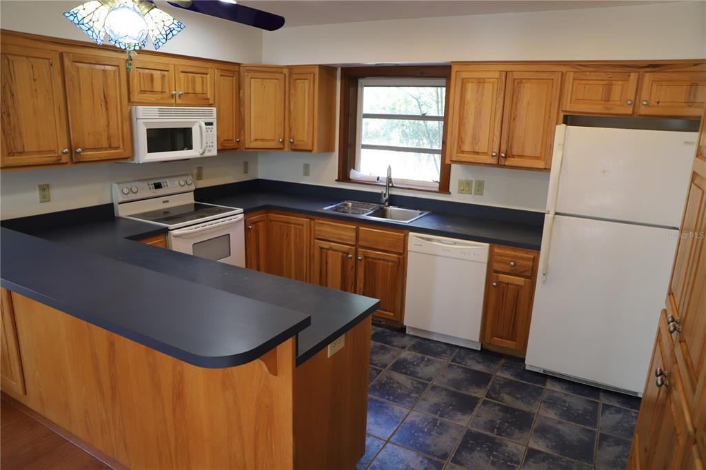En Venta: $649,945 (3 camas, 2 baños, 1750 Pies cuadrados)