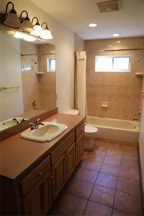 En Venta: $649,945 (3 camas, 2 baños, 1750 Pies cuadrados)