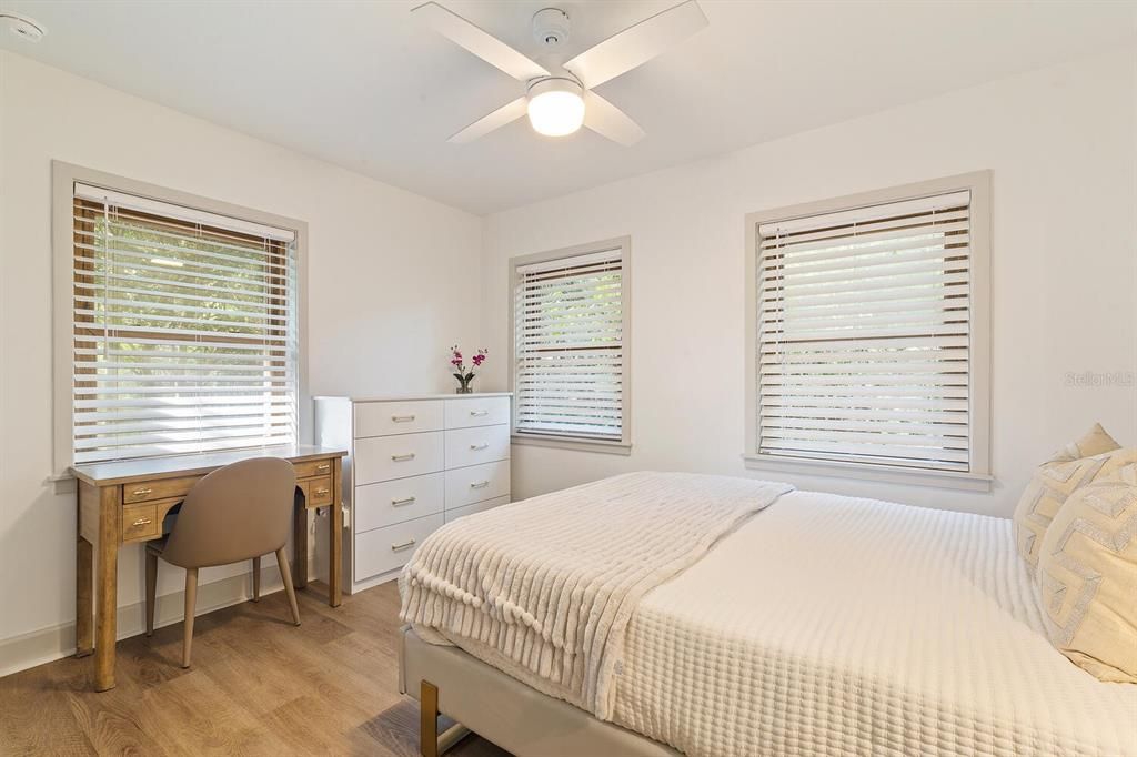 En Renta: $5,600 (4 camas, 2 baños, 1476 Pies cuadrados)