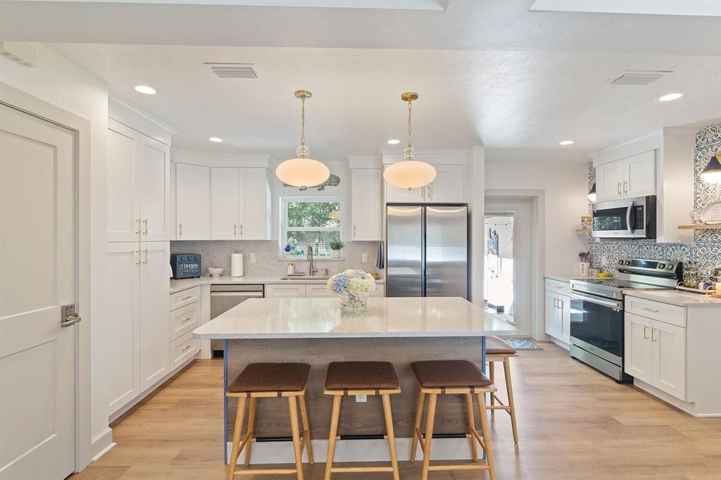 En Renta: $5,600 (4 camas, 2 baños, 1476 Pies cuadrados)