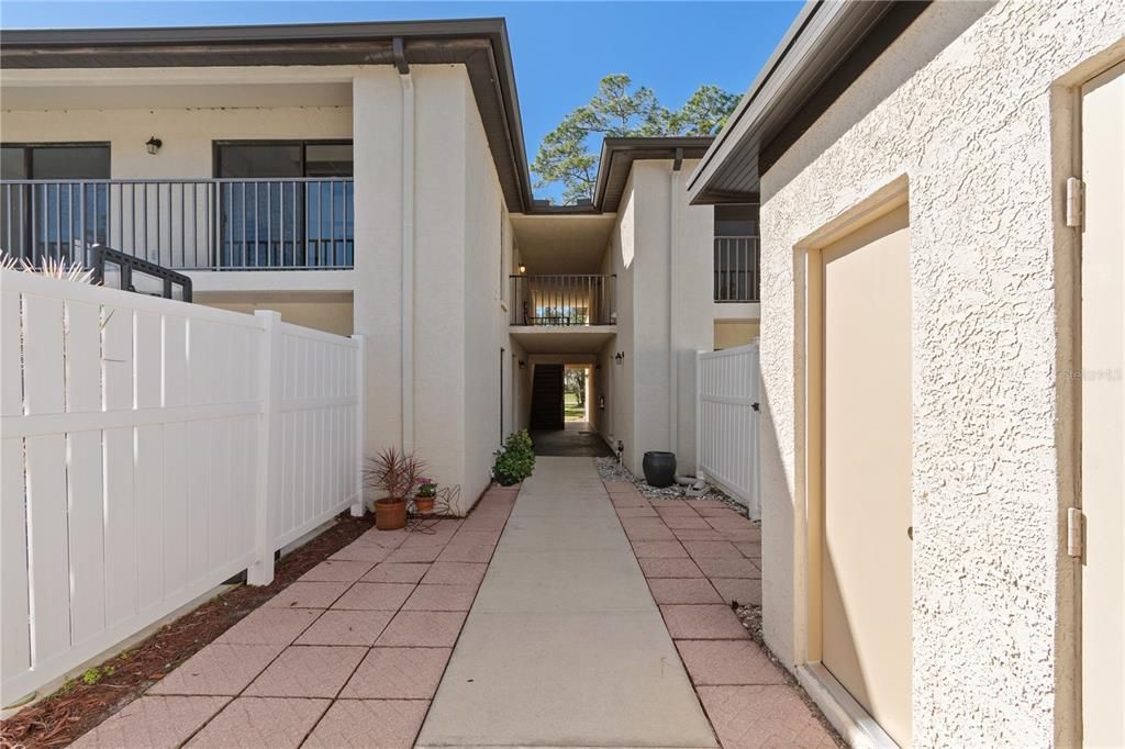 Active With Contract: $215,000 (2 beds, 2 baths, 1400 Square Feet)
