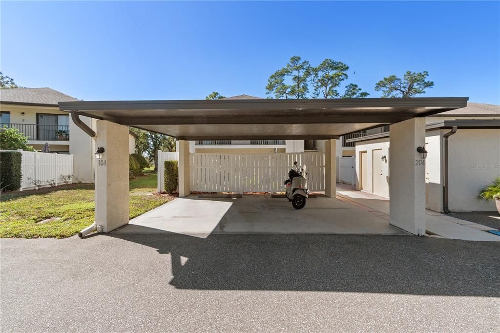 Active With Contract: $215,000 (2 beds, 2 baths, 1400 Square Feet)