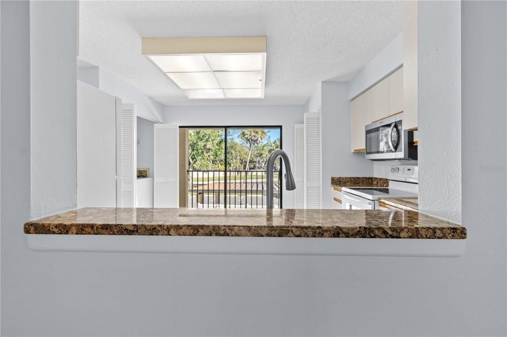 Active With Contract: $215,000 (2 beds, 2 baths, 1400 Square Feet)