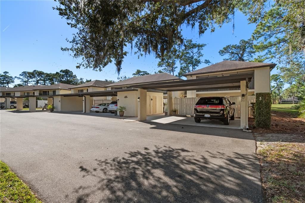 Active With Contract: $215,000 (2 beds, 2 baths, 1400 Square Feet)