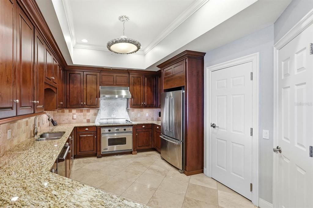 For Sale: $1,395,000 (3 beds, 3 baths, 2246 Square Feet)
