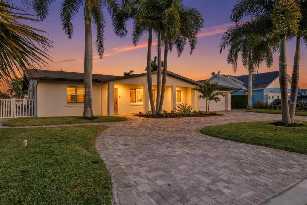 Activo con contrato: $1,599,000 (3 camas, 2 baños, 2193 Pies cuadrados)