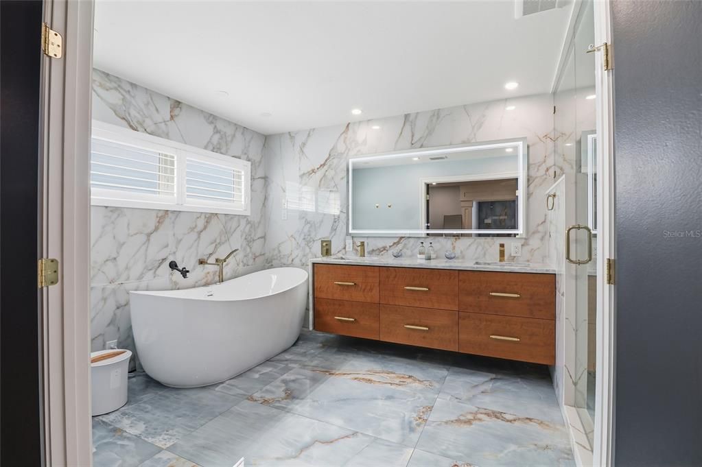 Activo con contrato: $1,599,000 (3 camas, 2 baños, 2193 Pies cuadrados)