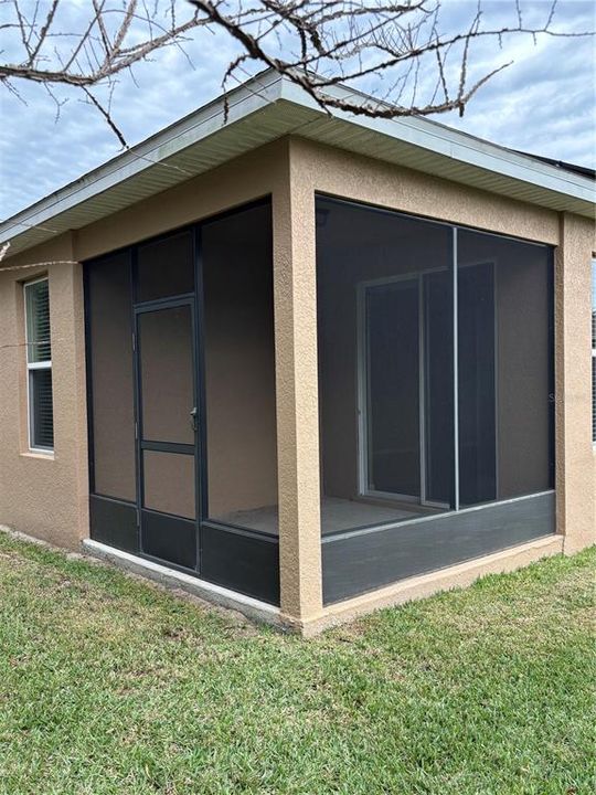 Activo con contrato: $349,000 (3 camas, 2 baños, 1839 Pies cuadrados)