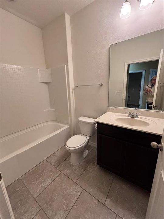 Activo con contrato: $349,000 (3 camas, 2 baños, 1839 Pies cuadrados)