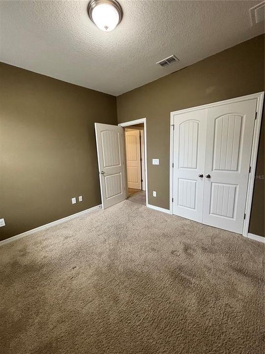 Activo con contrato: $349,000 (3 camas, 2 baños, 1839 Pies cuadrados)