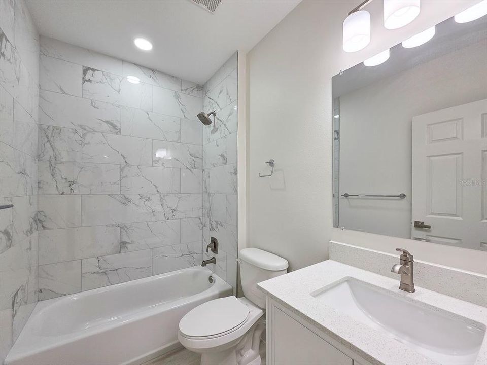 Active With Contract: $324,900 (3 beds, 2 baths, 1399 Square Feet)