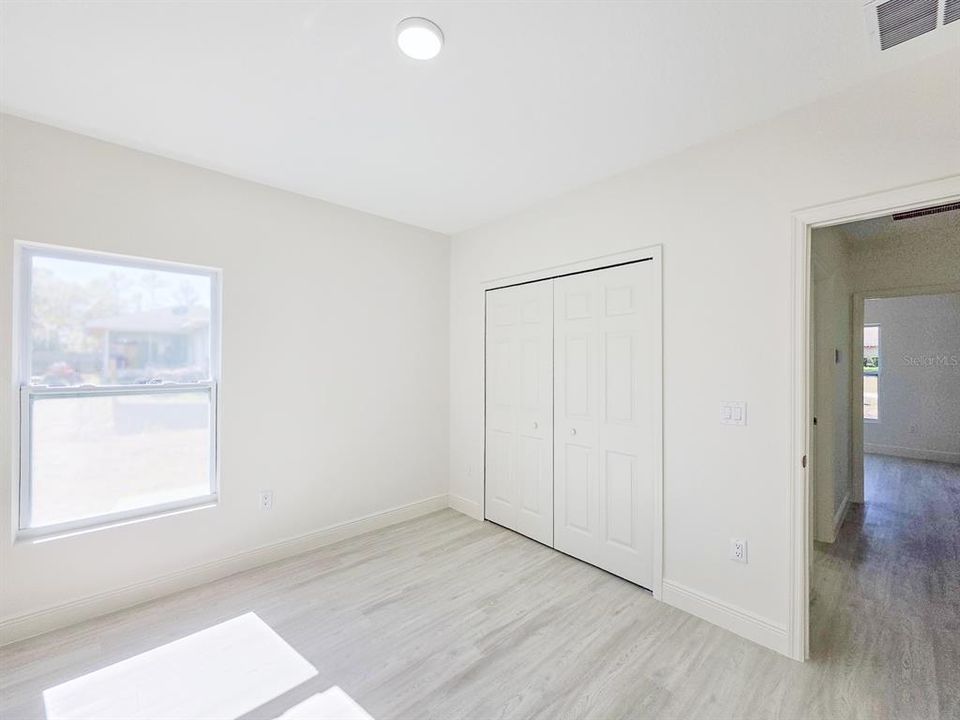 Active With Contract: $324,900 (3 beds, 2 baths, 1399 Square Feet)