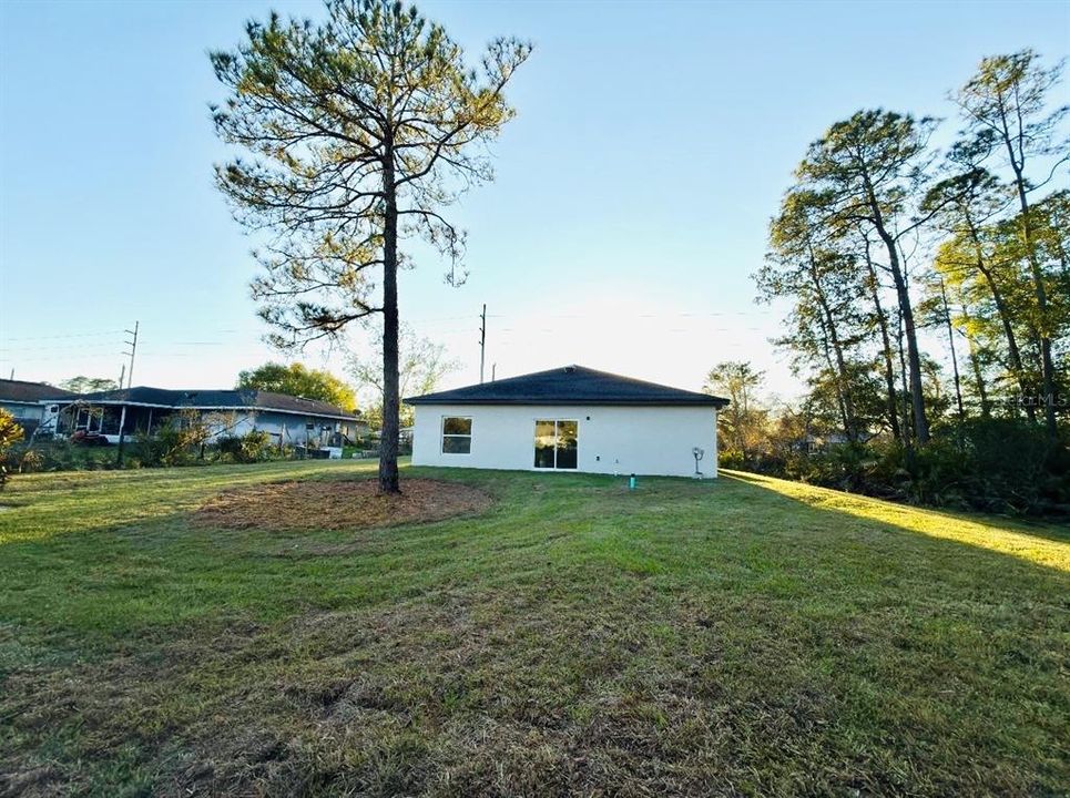 Active With Contract: $324,900 (3 beds, 2 baths, 1399 Square Feet)