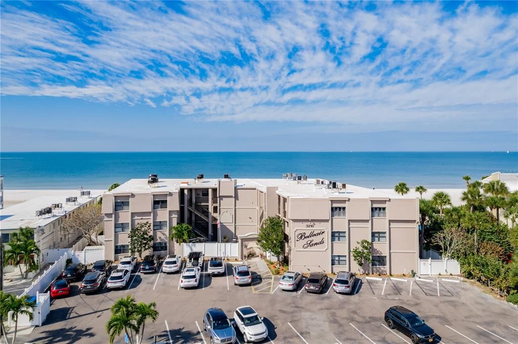 For Rent: $4,000 (2 beds, 2 baths, 1085 Square Feet)