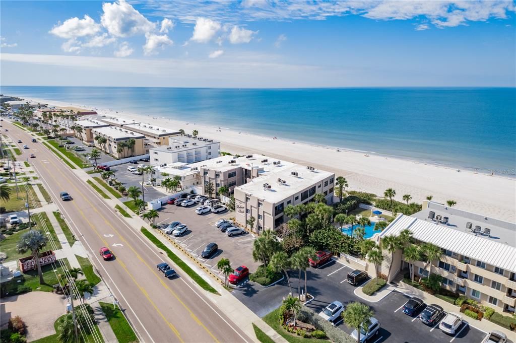 For Rent: $4,000 (2 beds, 2 baths, 1085 Square Feet)