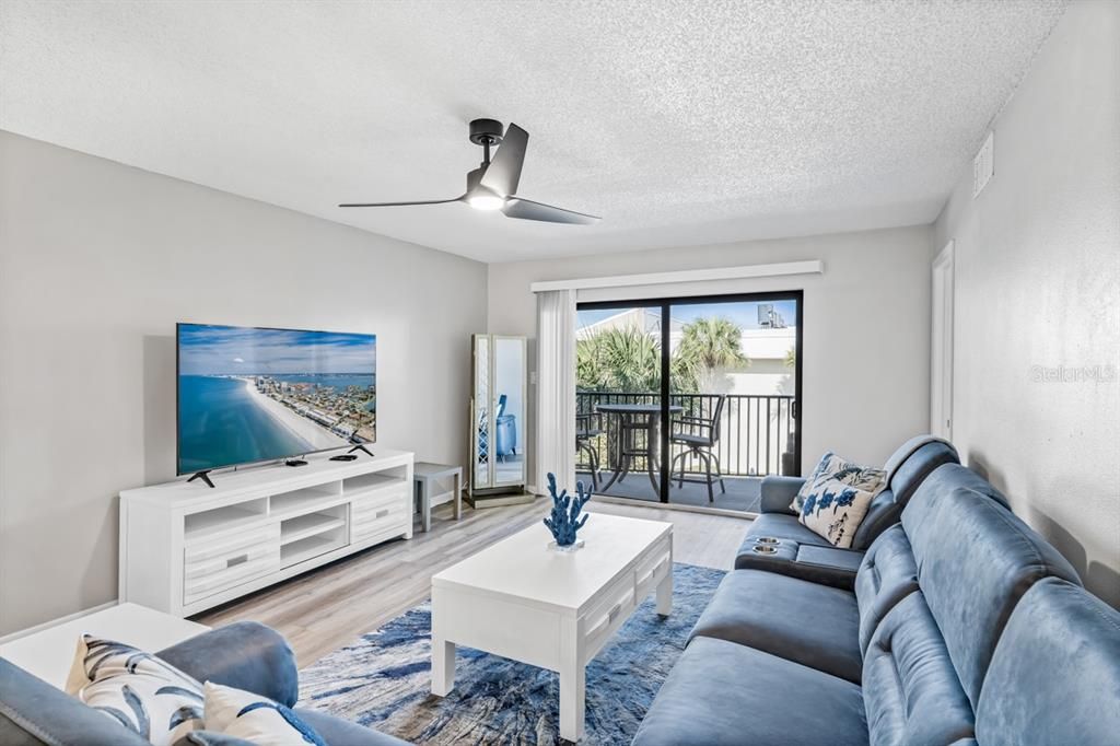 For Rent: $4,000 (2 beds, 2 baths, 1085 Square Feet)