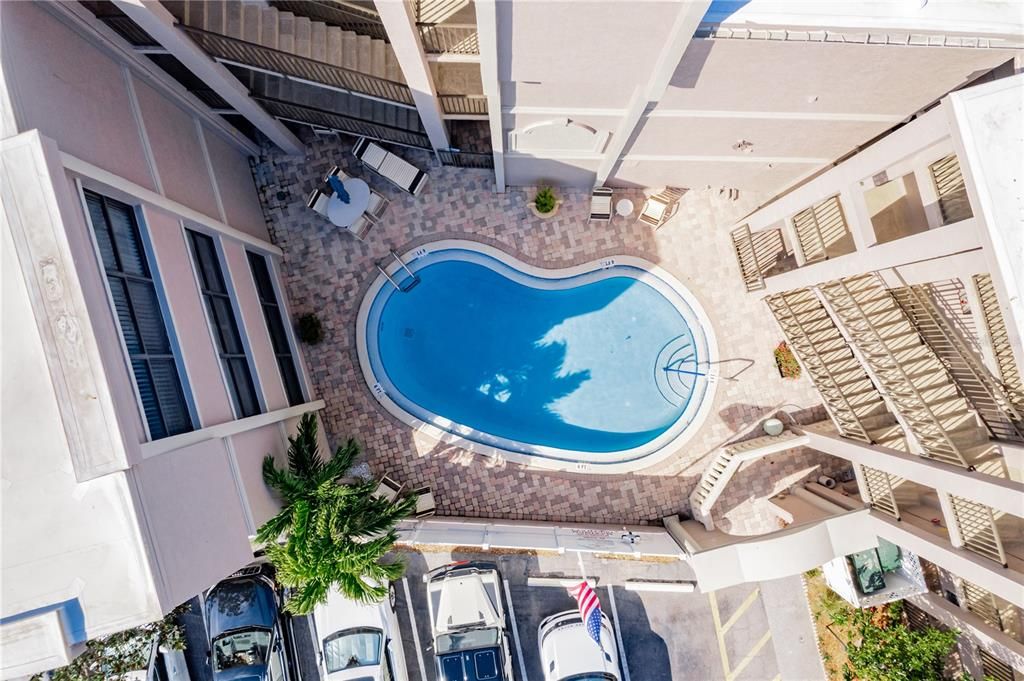 For Rent: $4,000 (2 beds, 2 baths, 1085 Square Feet)