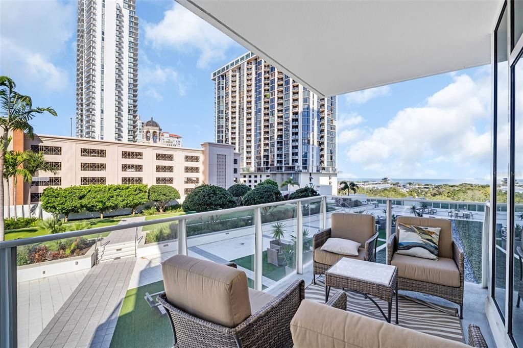 For Sale: $1,150,000 (2 beds, 2 baths, 1465 Square Feet)