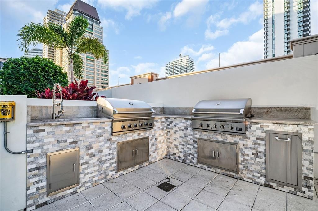 For Sale: $1,150,000 (2 beds, 2 baths, 1465 Square Feet)