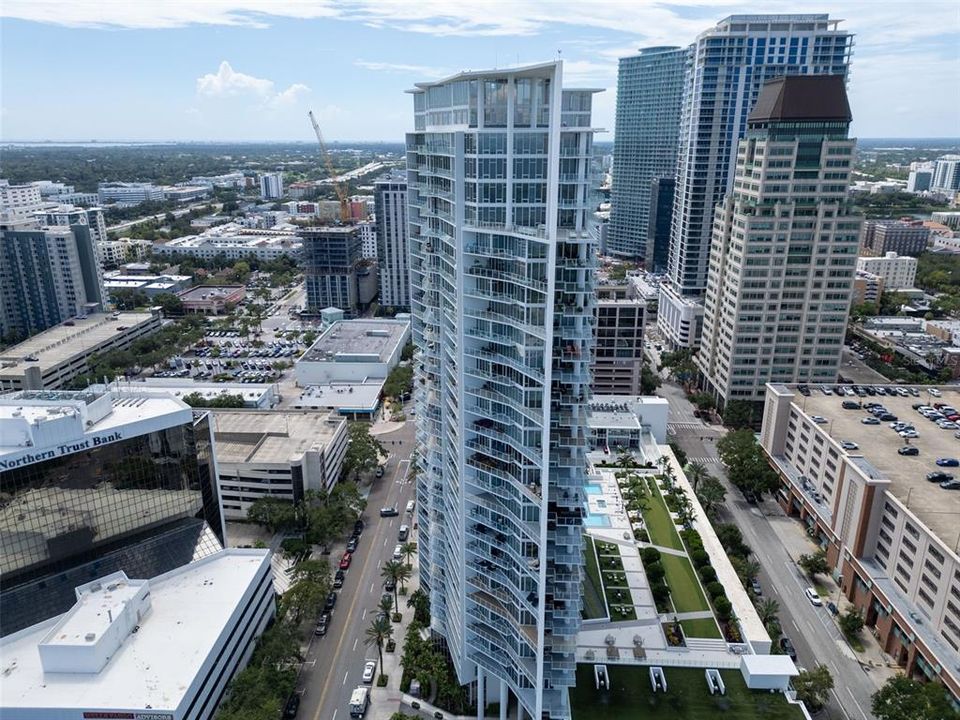 For Sale: $1,150,000 (2 beds, 2 baths, 1465 Square Feet)