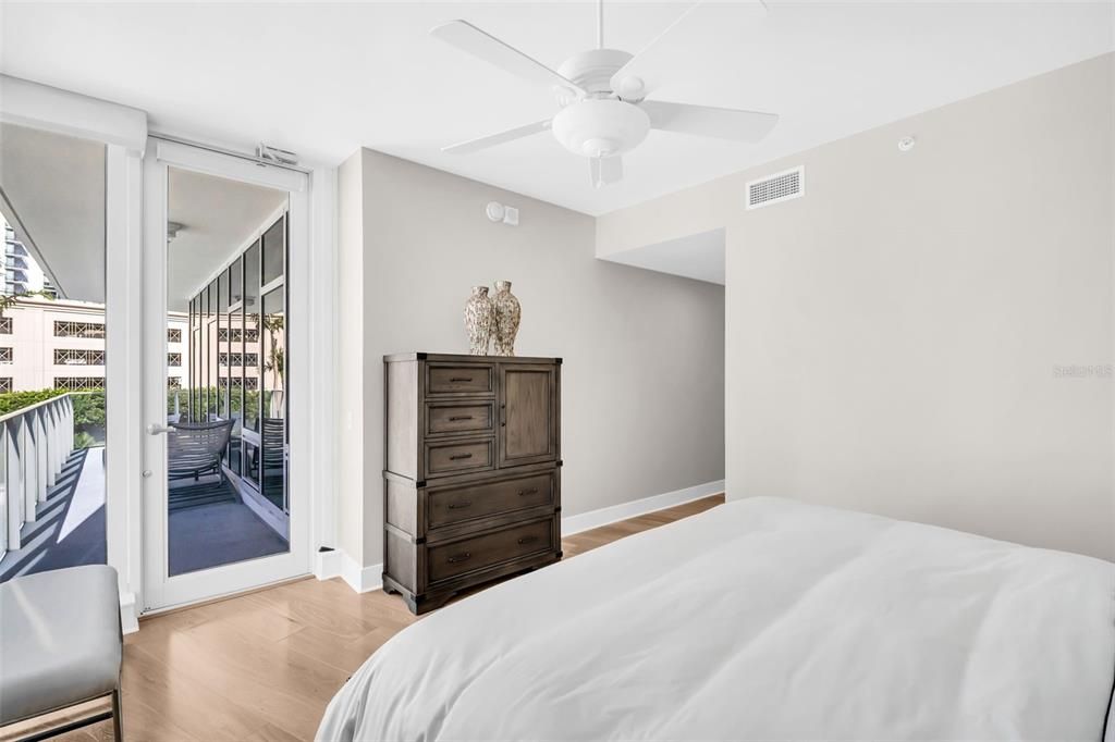 For Sale: $1,150,000 (2 beds, 2 baths, 1465 Square Feet)