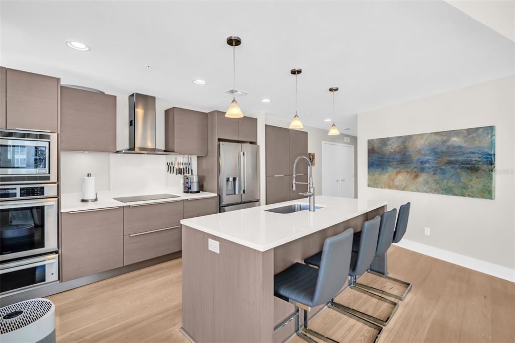 For Sale: $1,150,000 (2 beds, 2 baths, 1465 Square Feet)