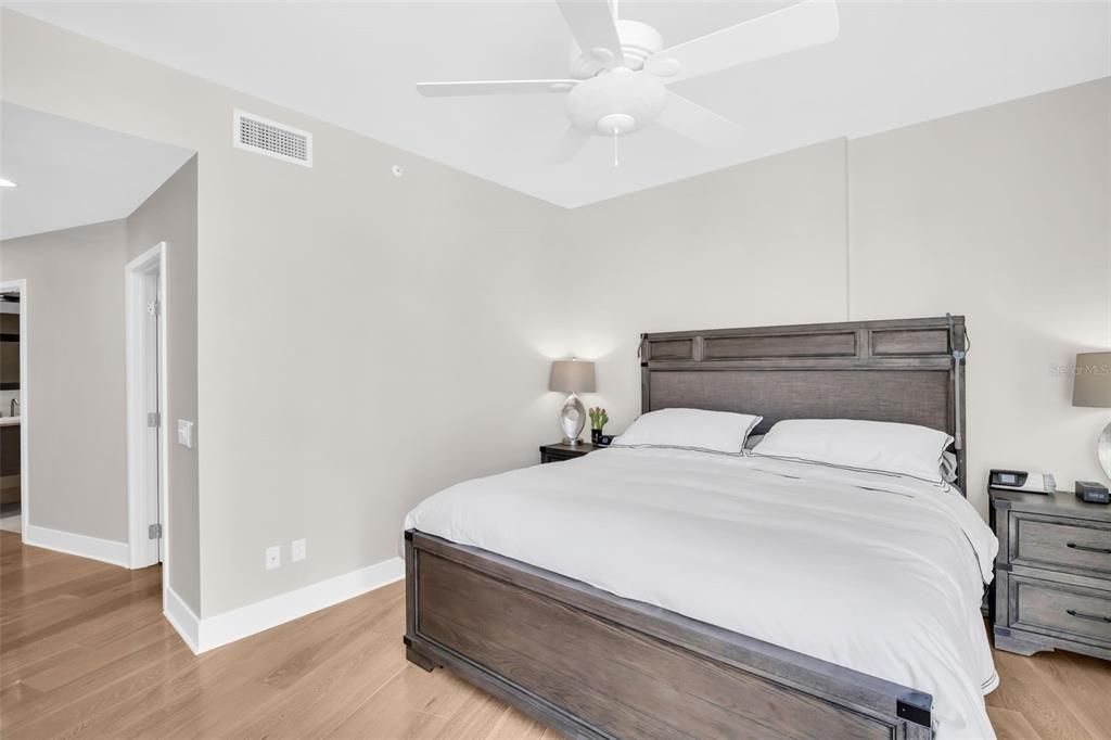 For Sale: $1,150,000 (2 beds, 2 baths, 1465 Square Feet)