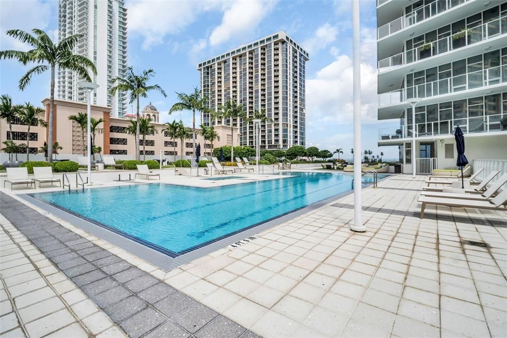 For Sale: $1,150,000 (2 beds, 2 baths, 1465 Square Feet)