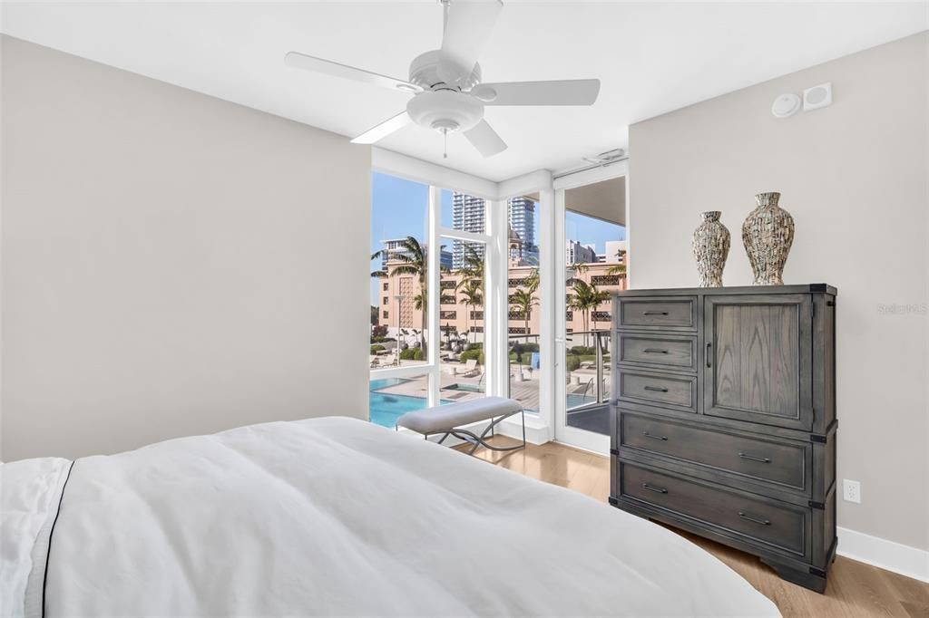 For Sale: $1,150,000 (2 beds, 2 baths, 1465 Square Feet)