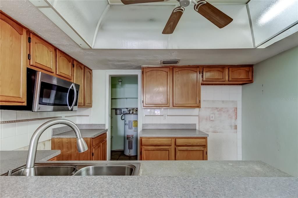 Activo con contrato: $89,900 (3 camas, 2 baños, 1356 Pies cuadrados)