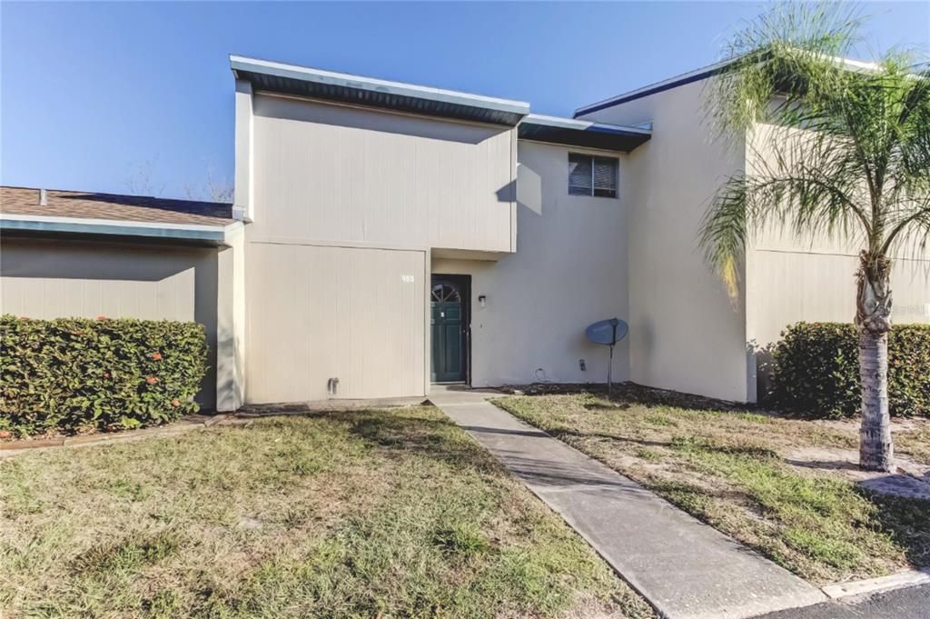 Activo con contrato: $89,900 (3 camas, 2 baños, 1356 Pies cuadrados)