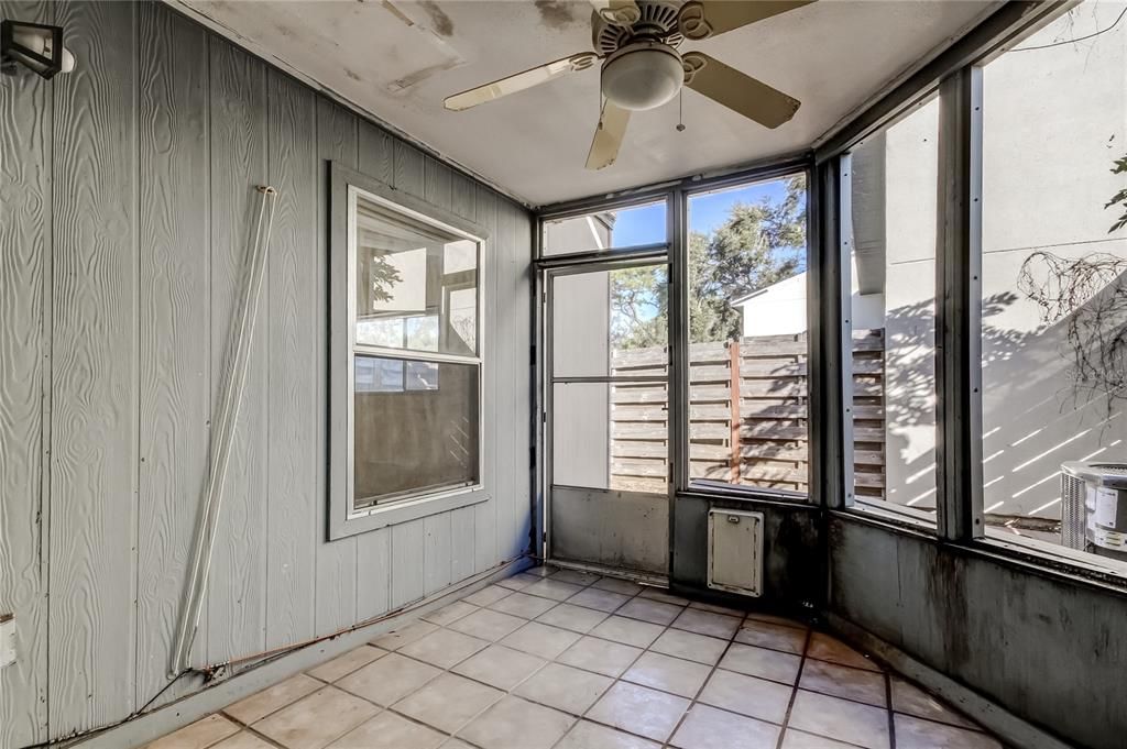 Activo con contrato: $89,900 (3 camas, 2 baños, 1356 Pies cuadrados)