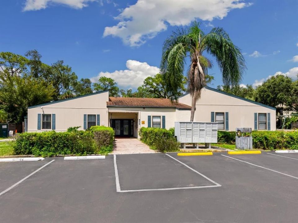 Activo con contrato: $89,900 (3 camas, 2 baños, 1356 Pies cuadrados)