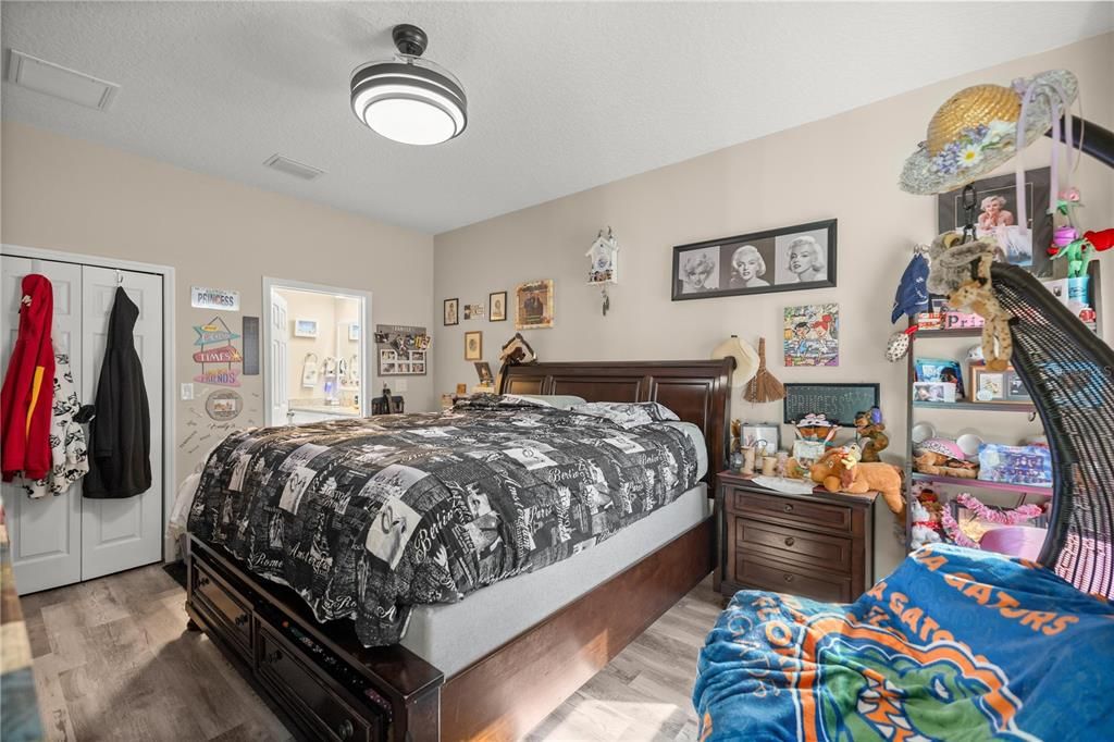 На продажу: $499,800 (4 спален, 2 ванн, 1683 Квадратных фут)