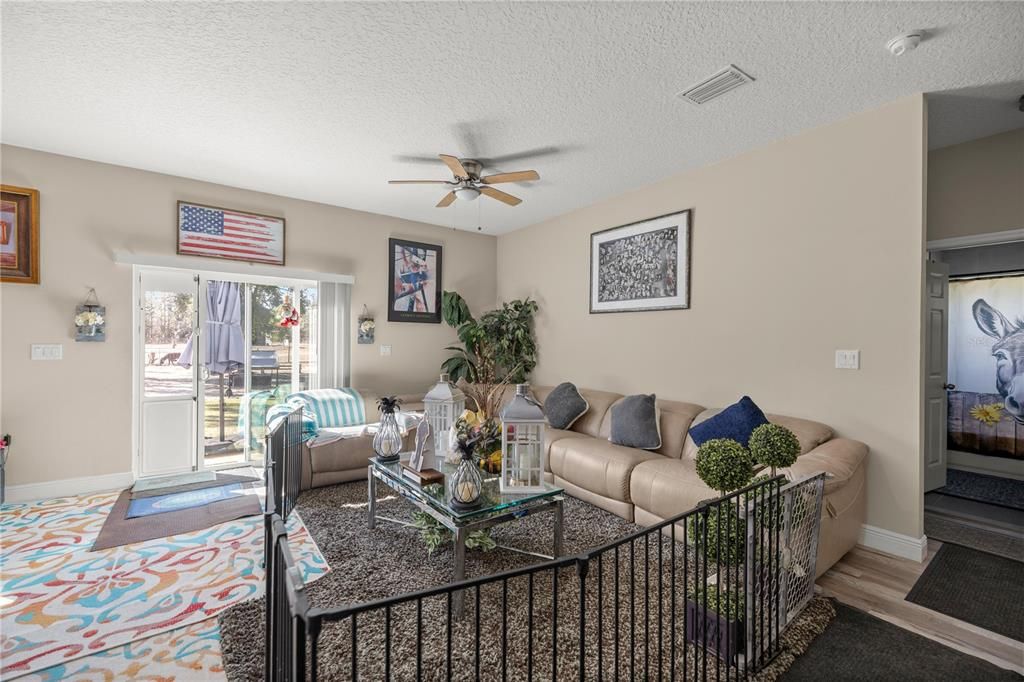 На продажу: $499,800 (4 спален, 2 ванн, 1683 Квадратных фут)